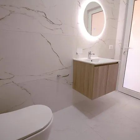 Penzion Gusto Di Casa Ksamil